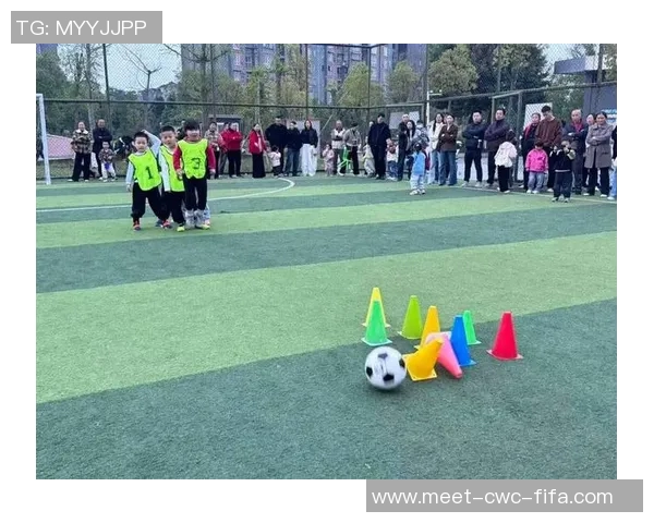 幼儿园足球主题活动探索孩子们的团队合作与运动乐趣之旅 幼儿园足球主题活动探索孩子们的团队合作与运动乐趣之旅